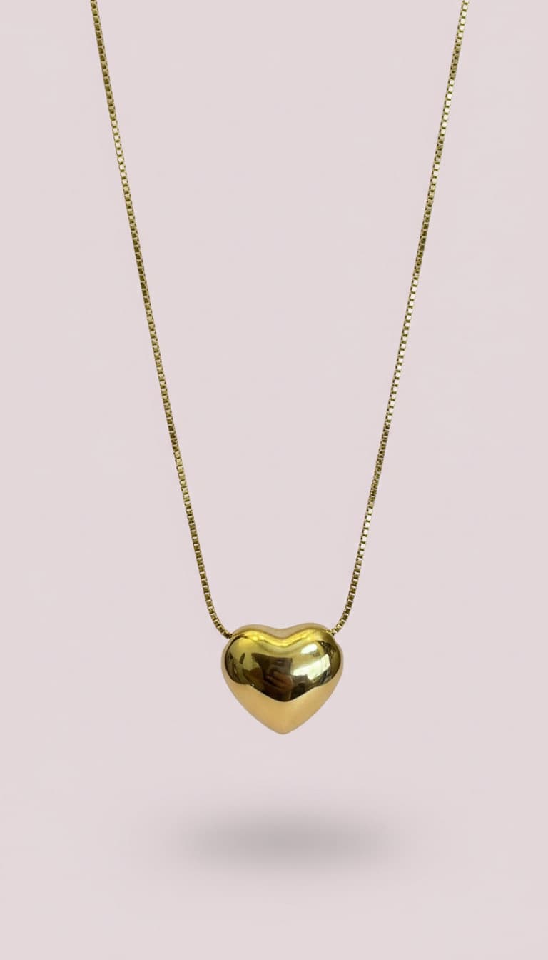 Collar filled heart