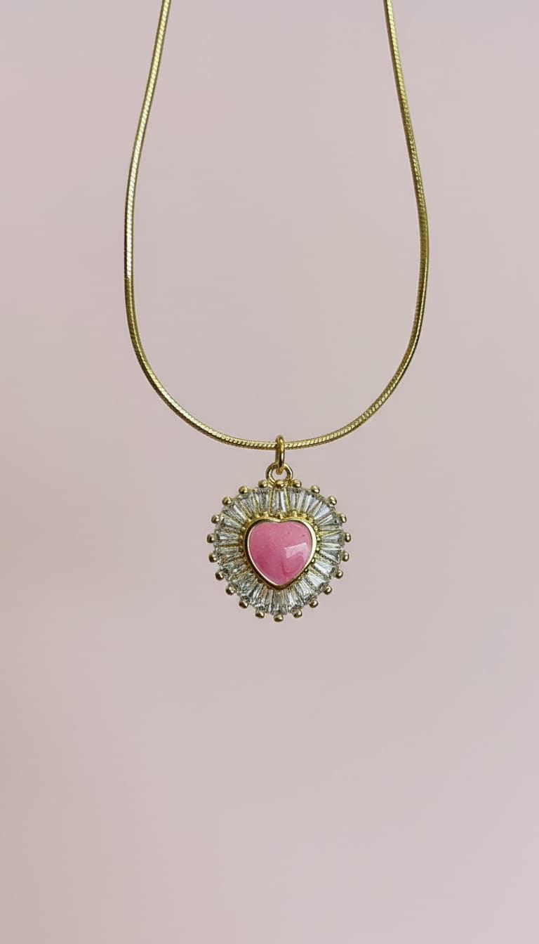 Collar pinky heart